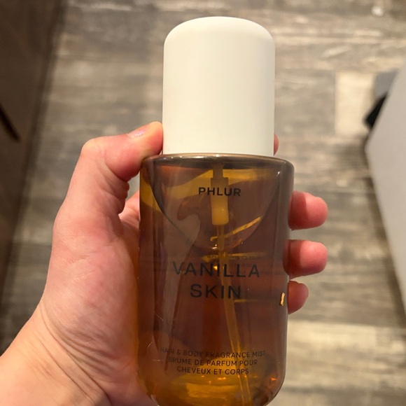 Vanilla Skin Fragrance Mist - White and Brown